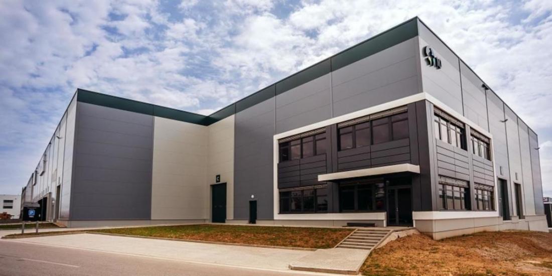 Why Is Senec a Strategic Location for Industrial Halls and Logistics?